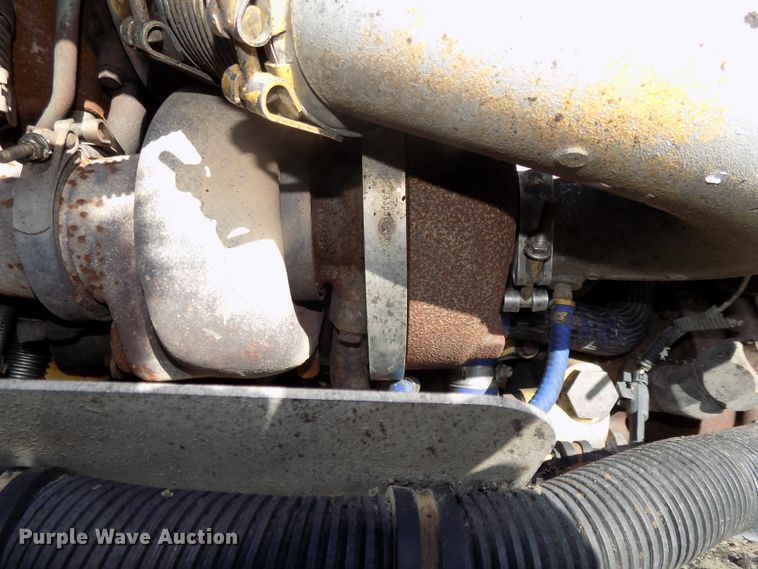 image for item DG2489 2006 Freightliner Columbia 112 semi truck