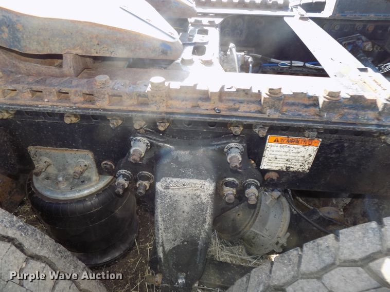 image for item DG2489 2006 Freightliner Columbia 112 semi truck