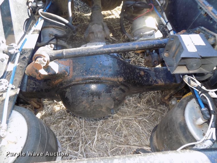 image for item DG2489 2006 Freightliner Columbia 112 semi truck