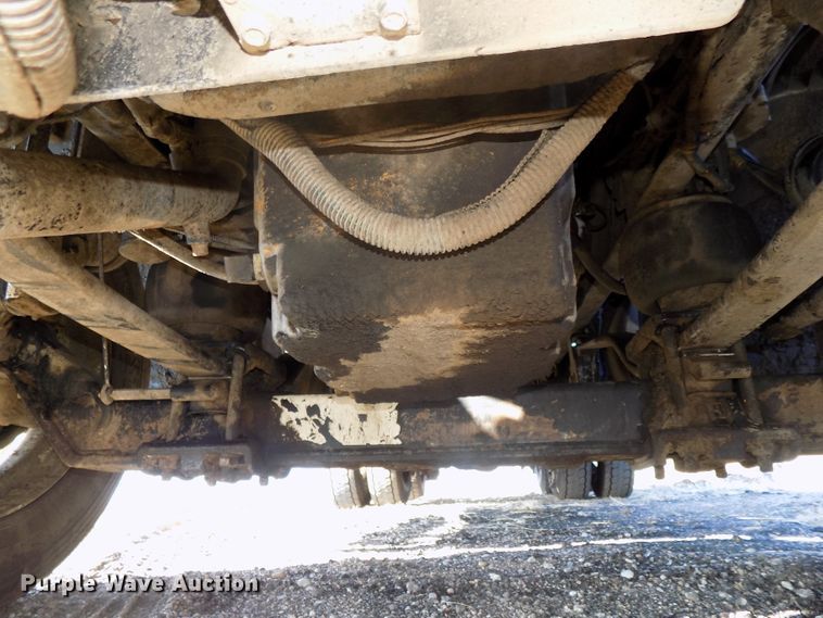 image for item DG2489 2006 Freightliner Columbia 112 semi truck