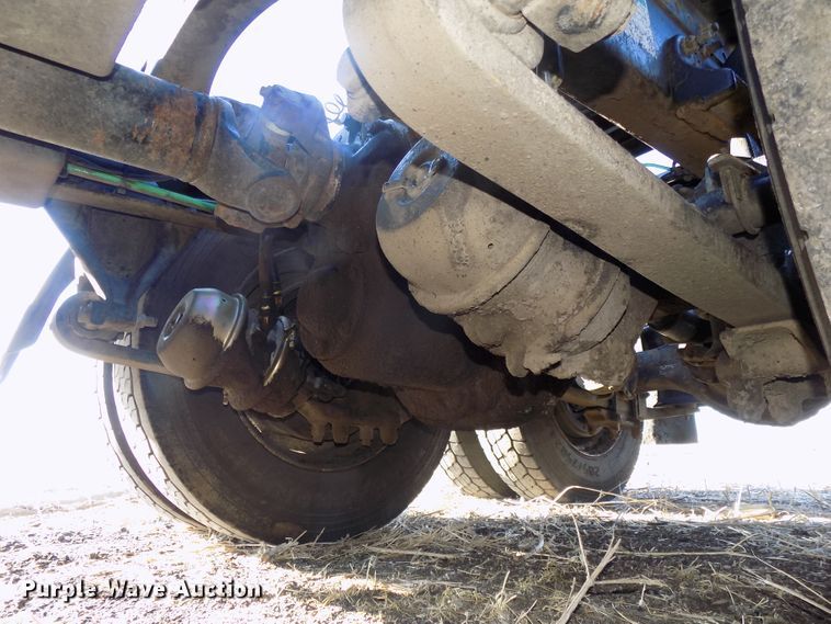 image for item DG2489 2006 Freightliner Columbia 112 semi truck