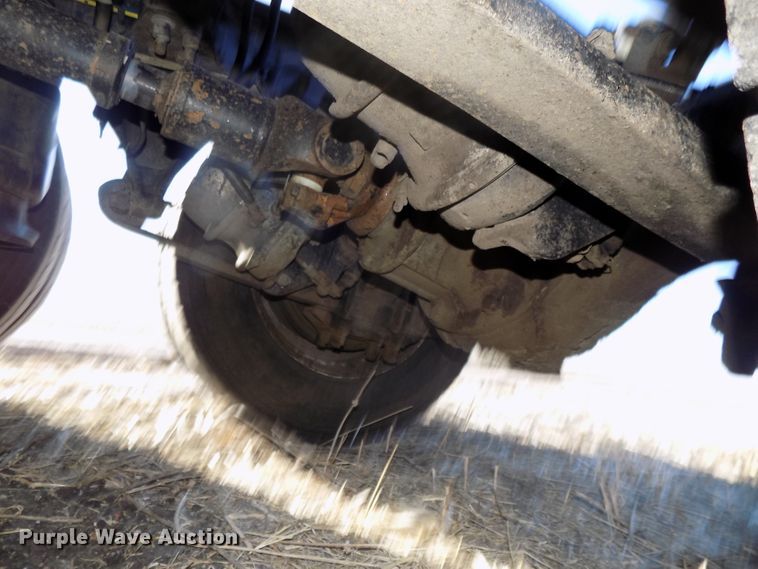 image for item DG2489 2006 Freightliner Columbia 112 semi truck