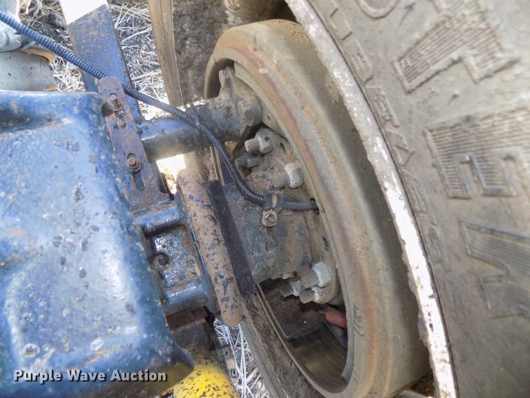 image for item DG2489 2006 Freightliner Columbia 112 semi truck