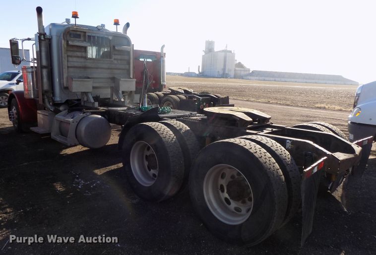 image for item DG2490 2007 Peterbilt 379 semi truck