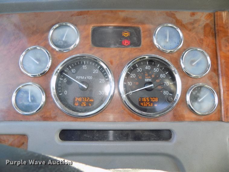 image for item DG2490 2007 Peterbilt 379 semi truck