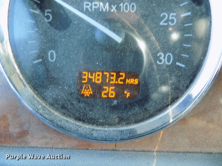 image for item DG2490 2007 Peterbilt 379 semi truck