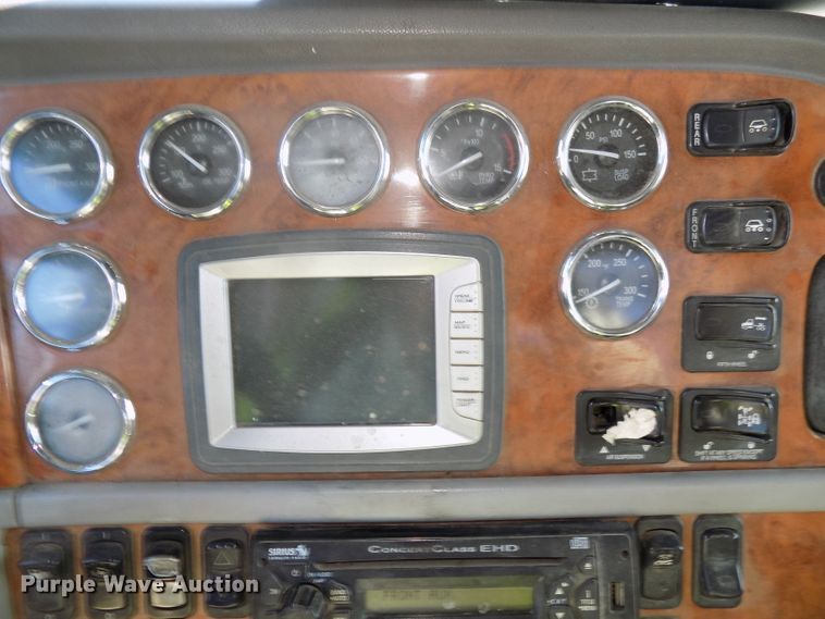 image for item DG2490 2007 Peterbilt 379 semi truck