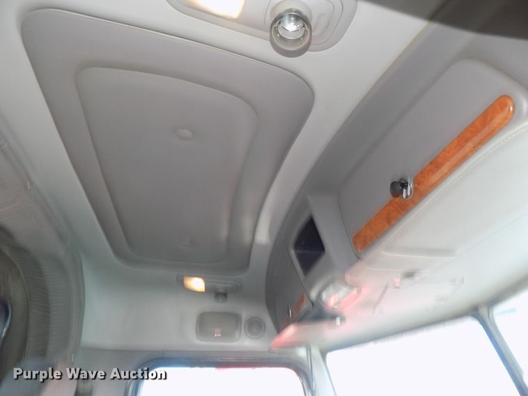 image for item DG2490 2007 Peterbilt 379 semi truck