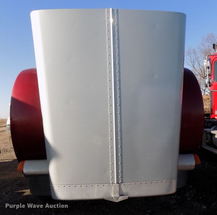 image for item DG2490 2007 Peterbilt 379 semi truck