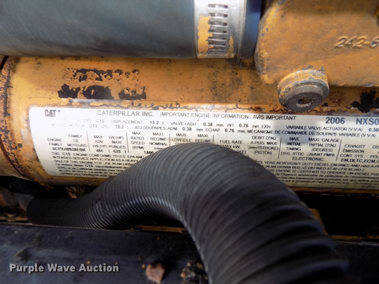 image for item DG2490 2007 Peterbilt 379 semi truck