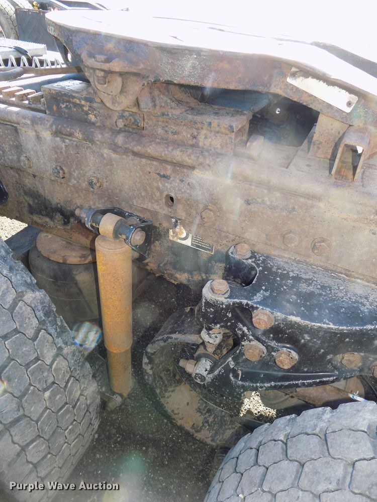 image for item DG2490 2007 Peterbilt 379 semi truck