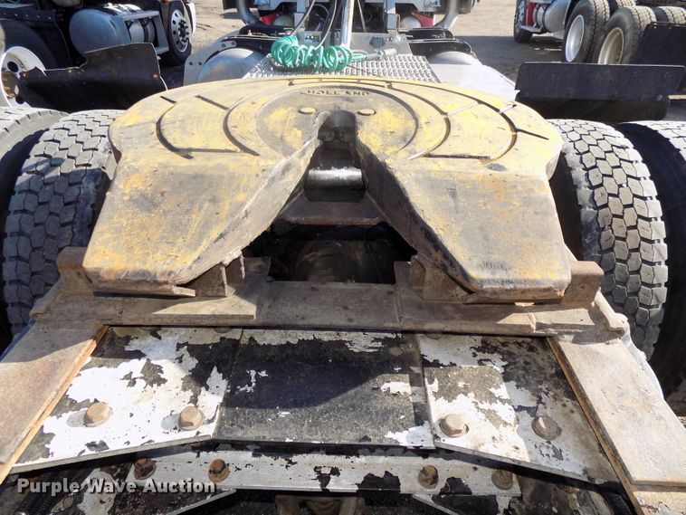 image for item DG2490 2007 Peterbilt 379 semi truck