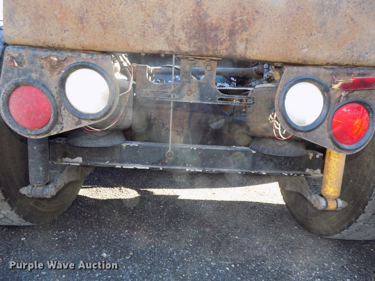 image for item DG2490 2007 Peterbilt 379 semi truck