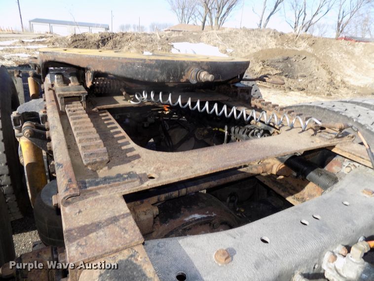 image for item DG2490 2007 Peterbilt 379 semi truck