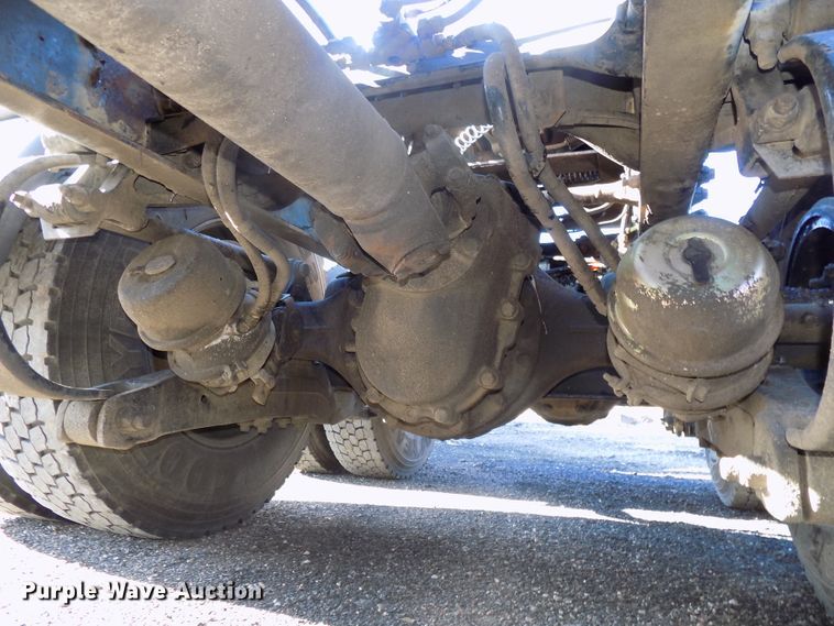 image for item DG2490 2007 Peterbilt 379 semi truck