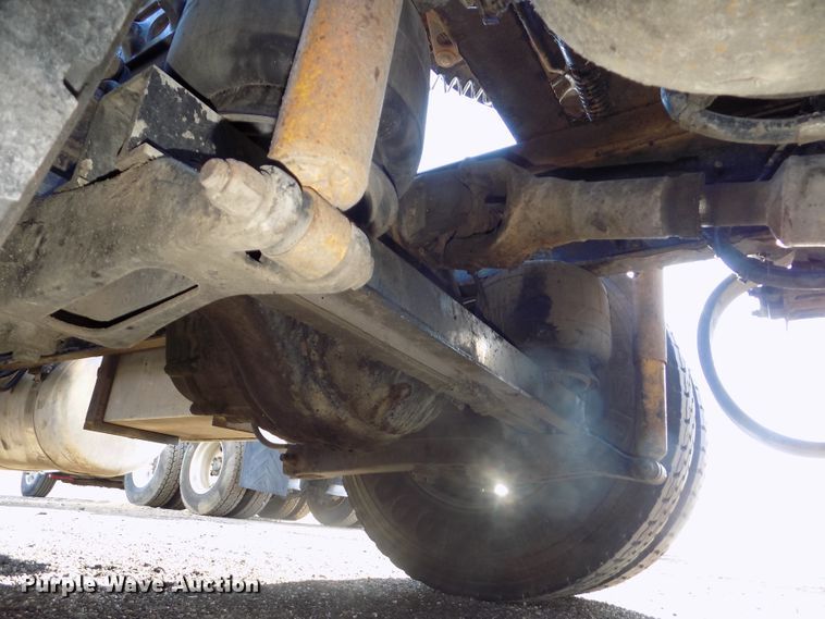 image for item DG2490 2007 Peterbilt 379 semi truck