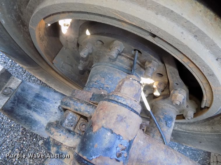 image for item DG2490 2007 Peterbilt 379 semi truck