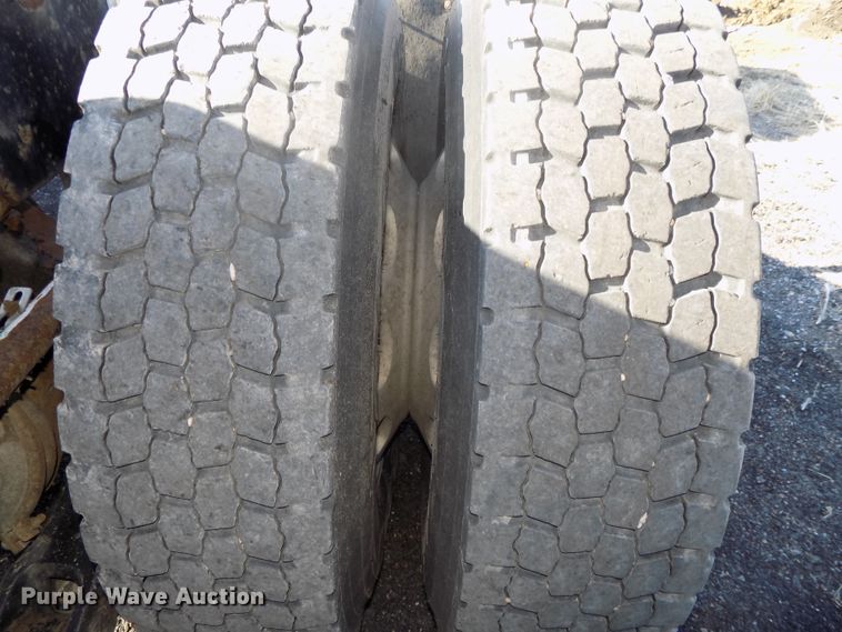 image for item DG2490 2007 Peterbilt 379 semi truck