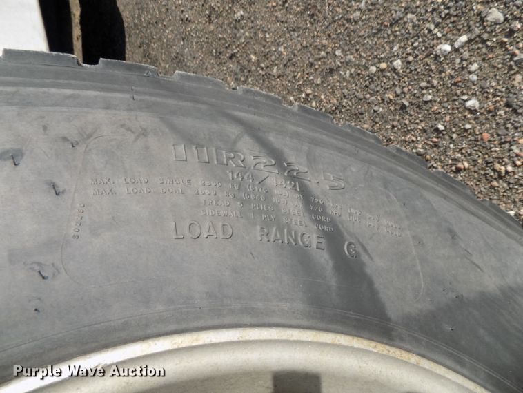 image for item DG2490 2007 Peterbilt 379 semi truck