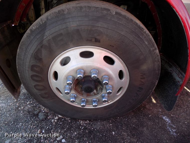 image for item DG2490 2007 Peterbilt 379 semi truck