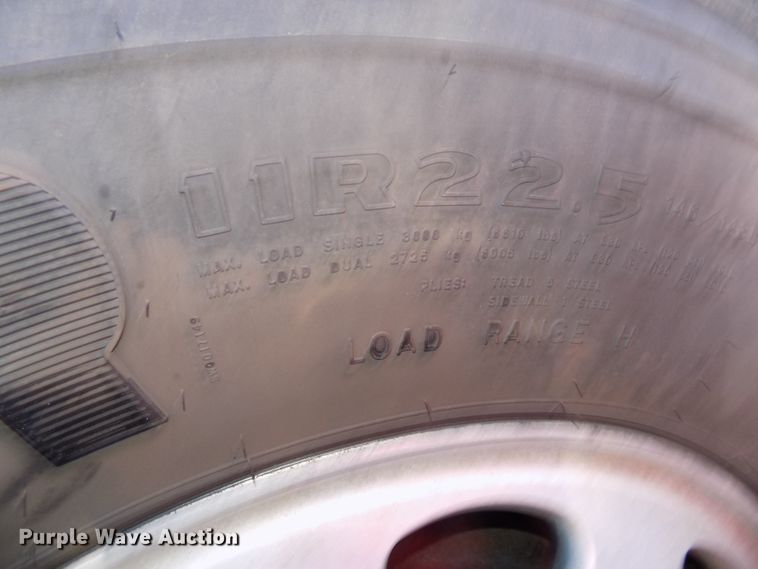 image for item DG2490 2007 Peterbilt 379 semi truck