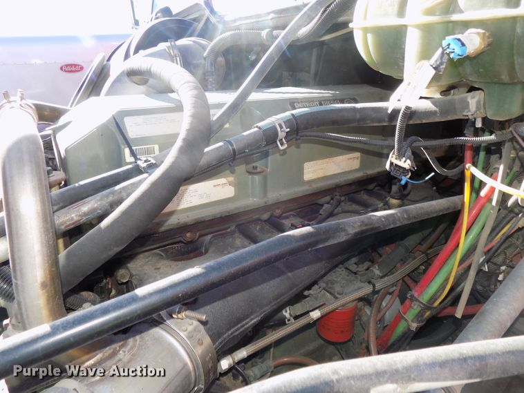 image for item DG2491 2005 Freightliner Columbia semi truck