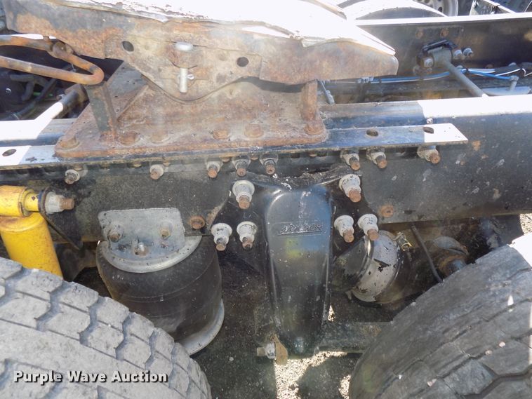 image for item DG2491 2005 Freightliner Columbia semi truck