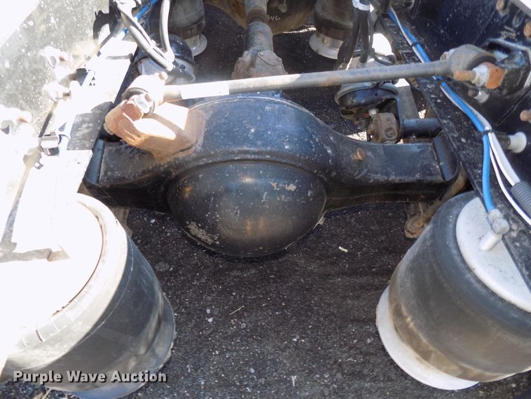 image for item DG2491 2005 Freightliner Columbia semi truck