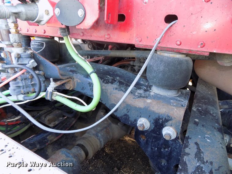 image for item DG2491 2005 Freightliner Columbia semi truck