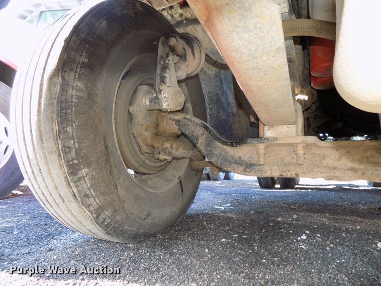 image for item DG2491 2005 Freightliner Columbia semi truck