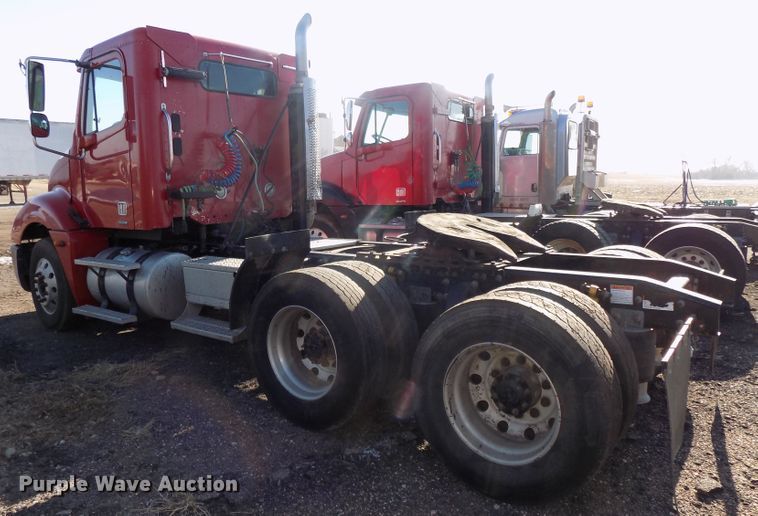 image for item DG2492 2006 Freightliner Columbia semi truck