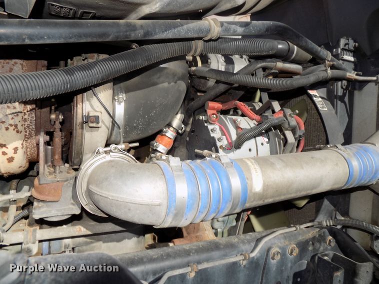 image for item DG2492 2006 Freightliner Columbia semi truck