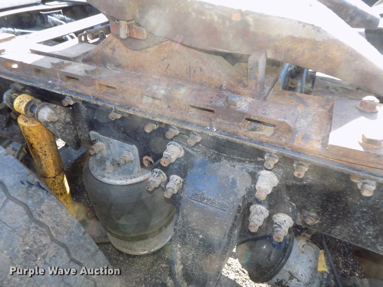 image for item DG2492 2006 Freightliner Columbia semi truck