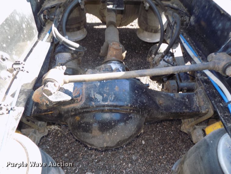 image for item DG2492 2006 Freightliner Columbia semi truck