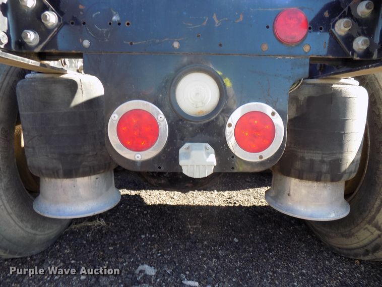 image for item DG2492 2006 Freightliner Columbia semi truck