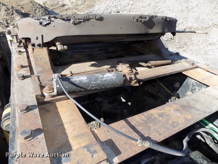 image for item DG2492 2006 Freightliner Columbia semi truck