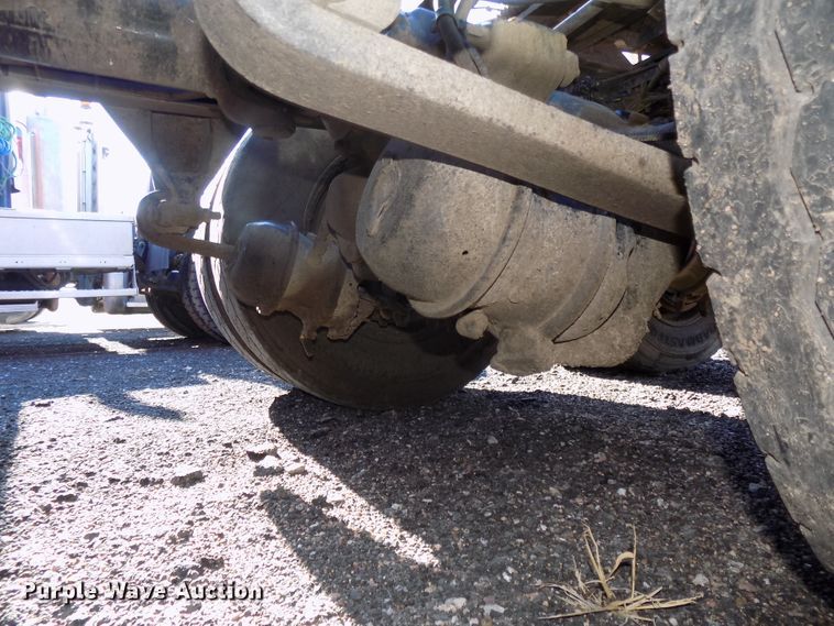 image for item DG2492 2006 Freightliner Columbia semi truck