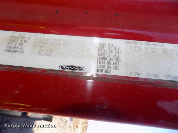 image for item DG2492 2006 Freightliner Columbia semi truck