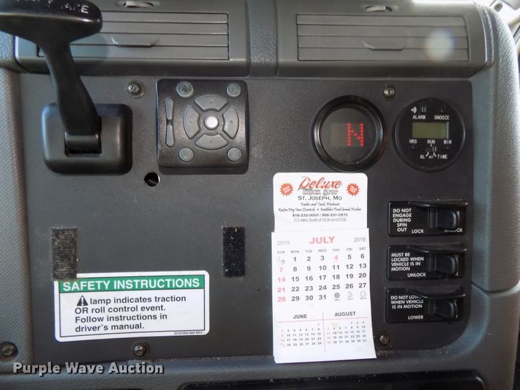 image for item DG2497 2010 Freightliner Cascadia semi truck