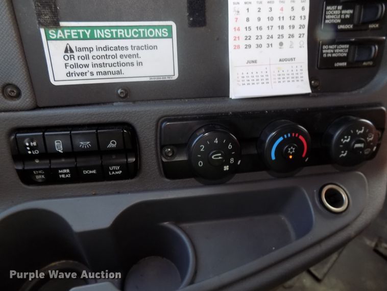 image for item DG2497 2010 Freightliner Cascadia semi truck