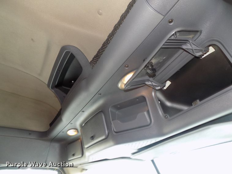 image for item DG2497 2010 Freightliner Cascadia semi truck