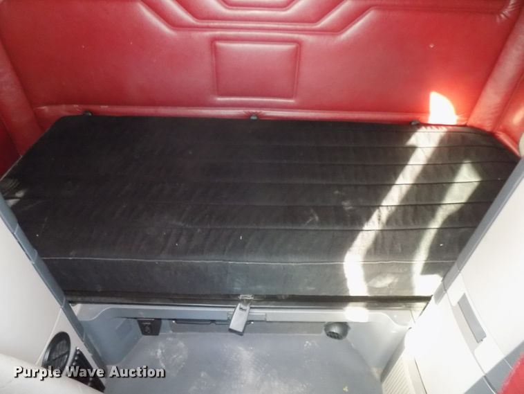 image for item DG2497 2010 Freightliner Cascadia semi truck