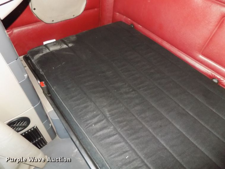 image for item DG2497 2010 Freightliner Cascadia semi truck