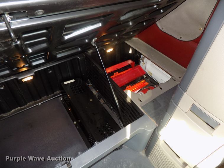 image for item DG2497 2010 Freightliner Cascadia semi truck