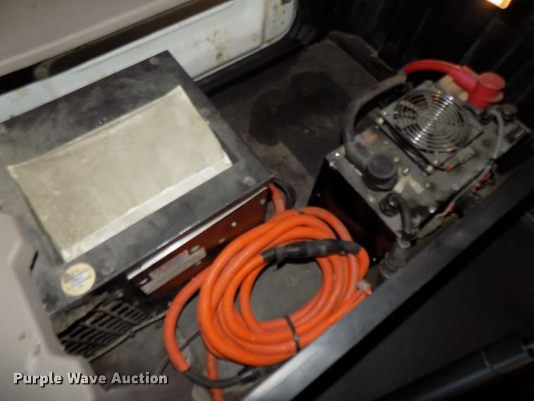 image for item DG2497 2010 Freightliner Cascadia semi truck