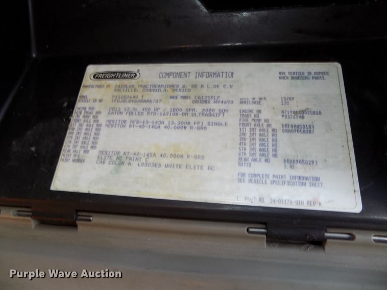 image for item DG2497 2010 Freightliner Cascadia semi truck