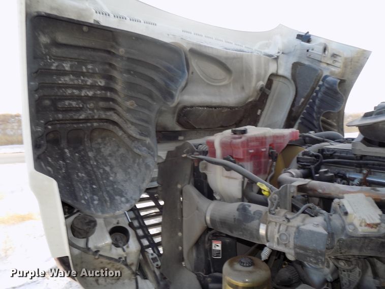 image for item DG2497 2010 Freightliner Cascadia semi truck