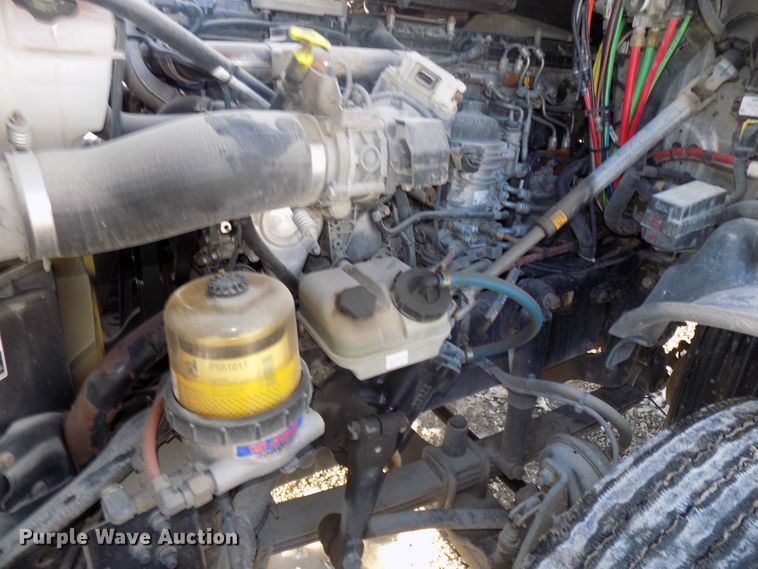 image for item DG2497 2010 Freightliner Cascadia semi truck