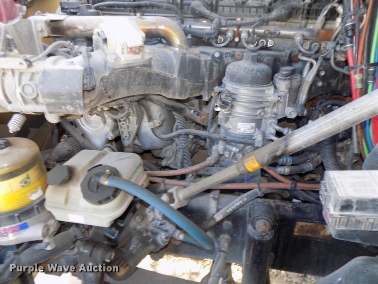 image for item DG2497 2010 Freightliner Cascadia semi truck