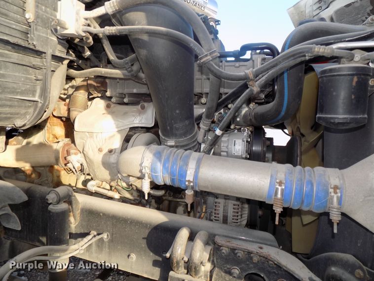 image for item DG2497 2010 Freightliner Cascadia semi truck